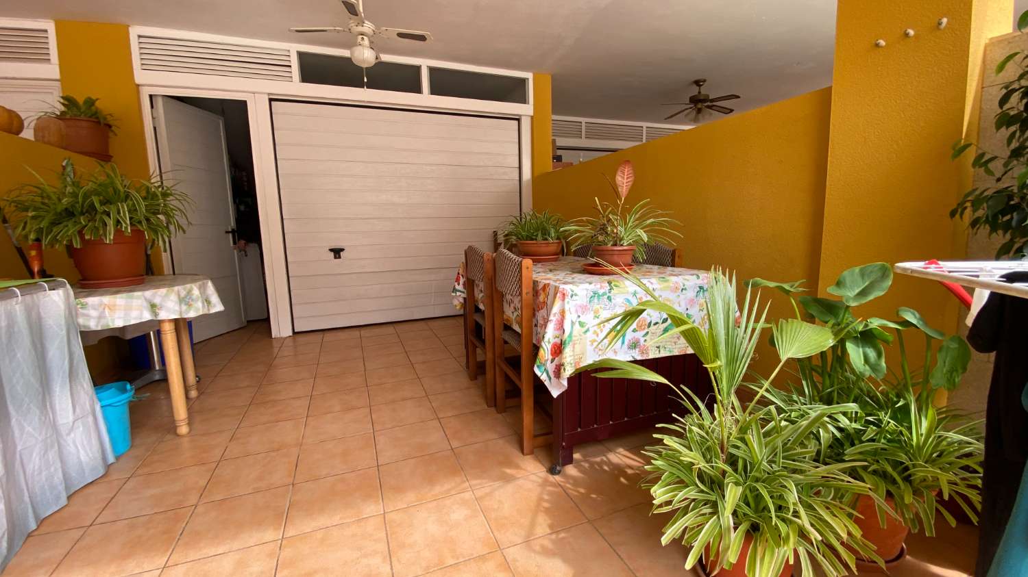 Duplex, with three floors. Two bedrooms, two bathrooms, living room, separate kitchen. Communal swimming pool. Garage and large covered porch with barbecue