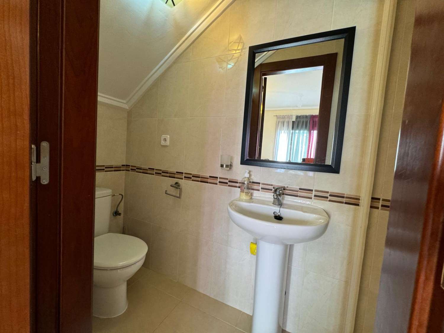 Vivienda unifamiliar de dos, plantas, tipo duplex