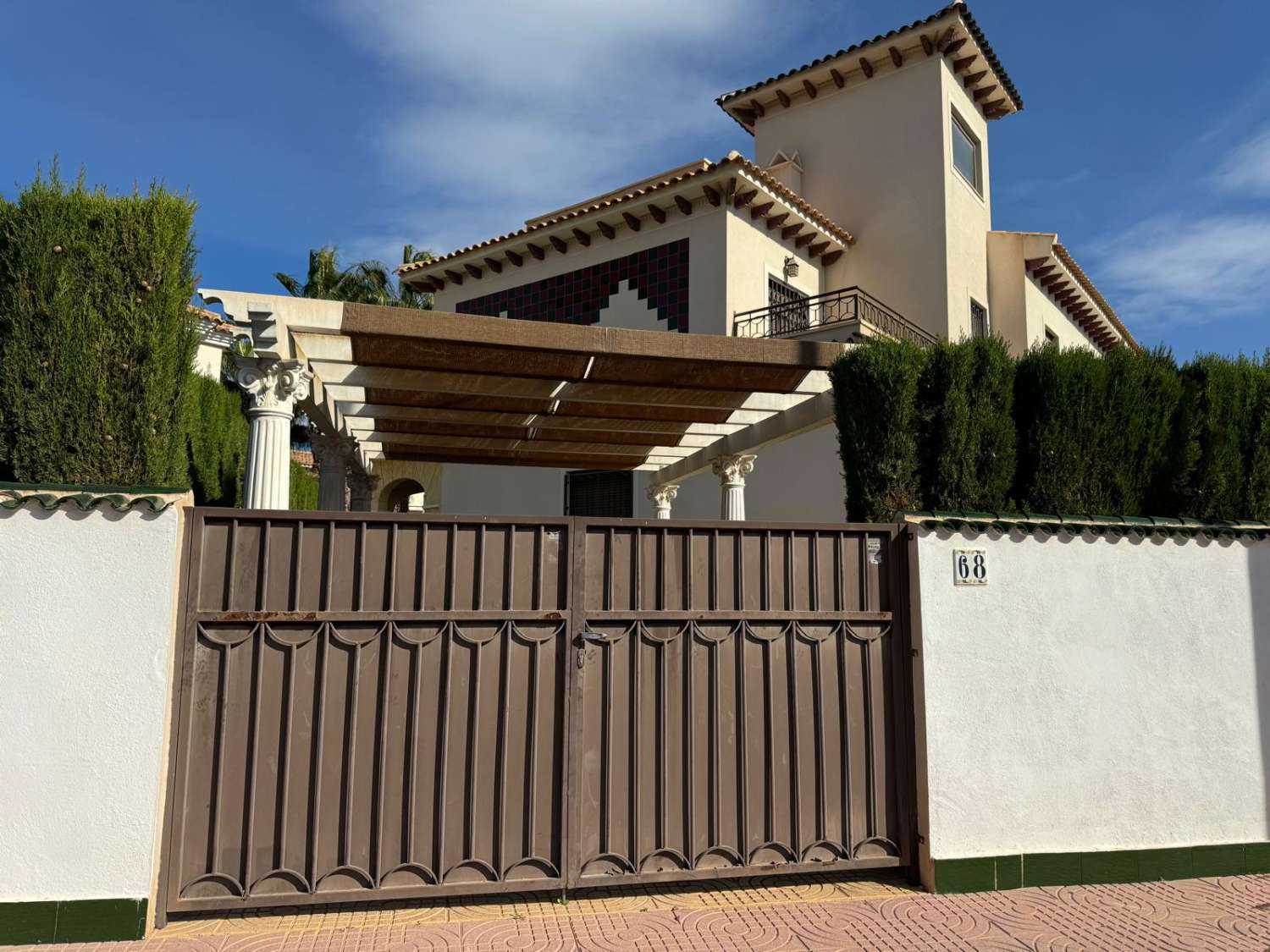 Vivienda unifamiliar de dos, plantas, tipo duplex