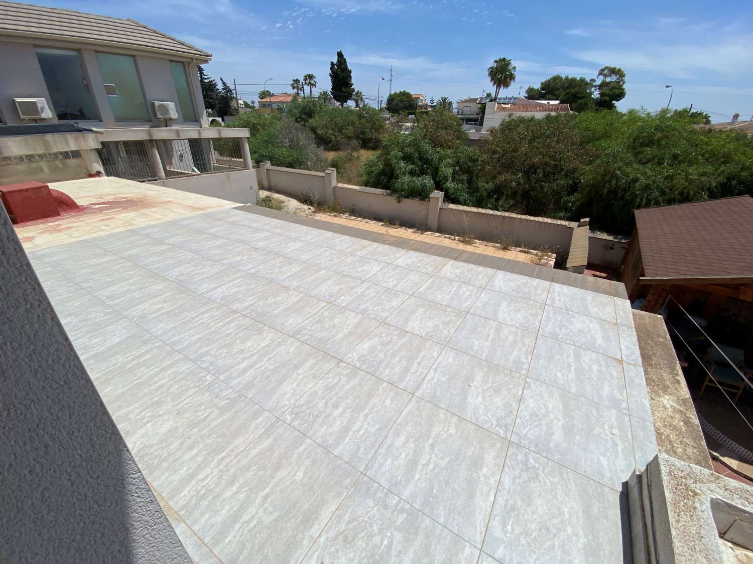 Alquiler de local comercial. Céntrico en zona comercial de Ciudad Quesada. Rojales.  Apto para tienda y oficinas.