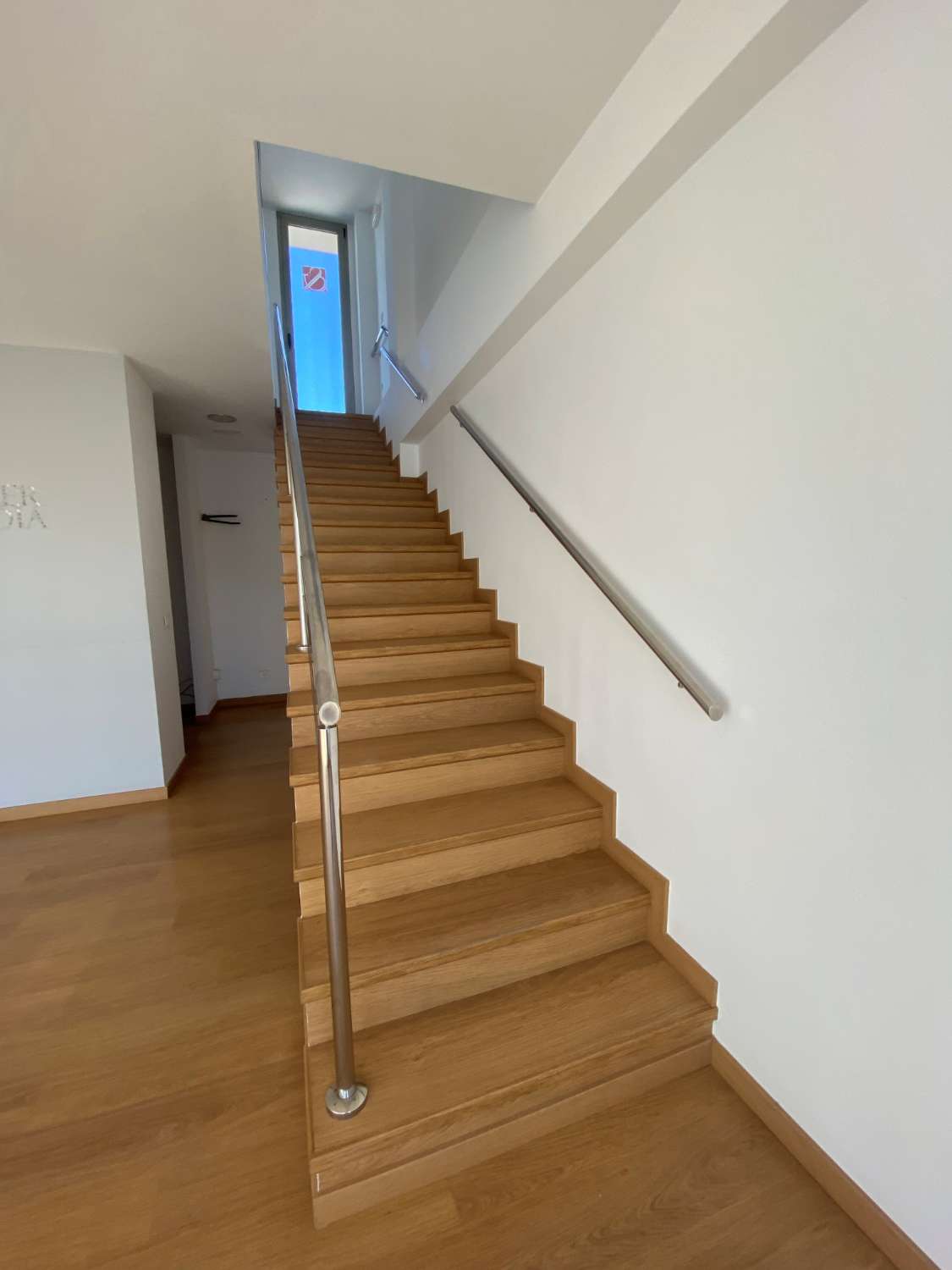 Alquiler de local comercial. Céntrico en zona comercial de Ciudad Quesada. Rojales.  Apto para tienda y oficinas.