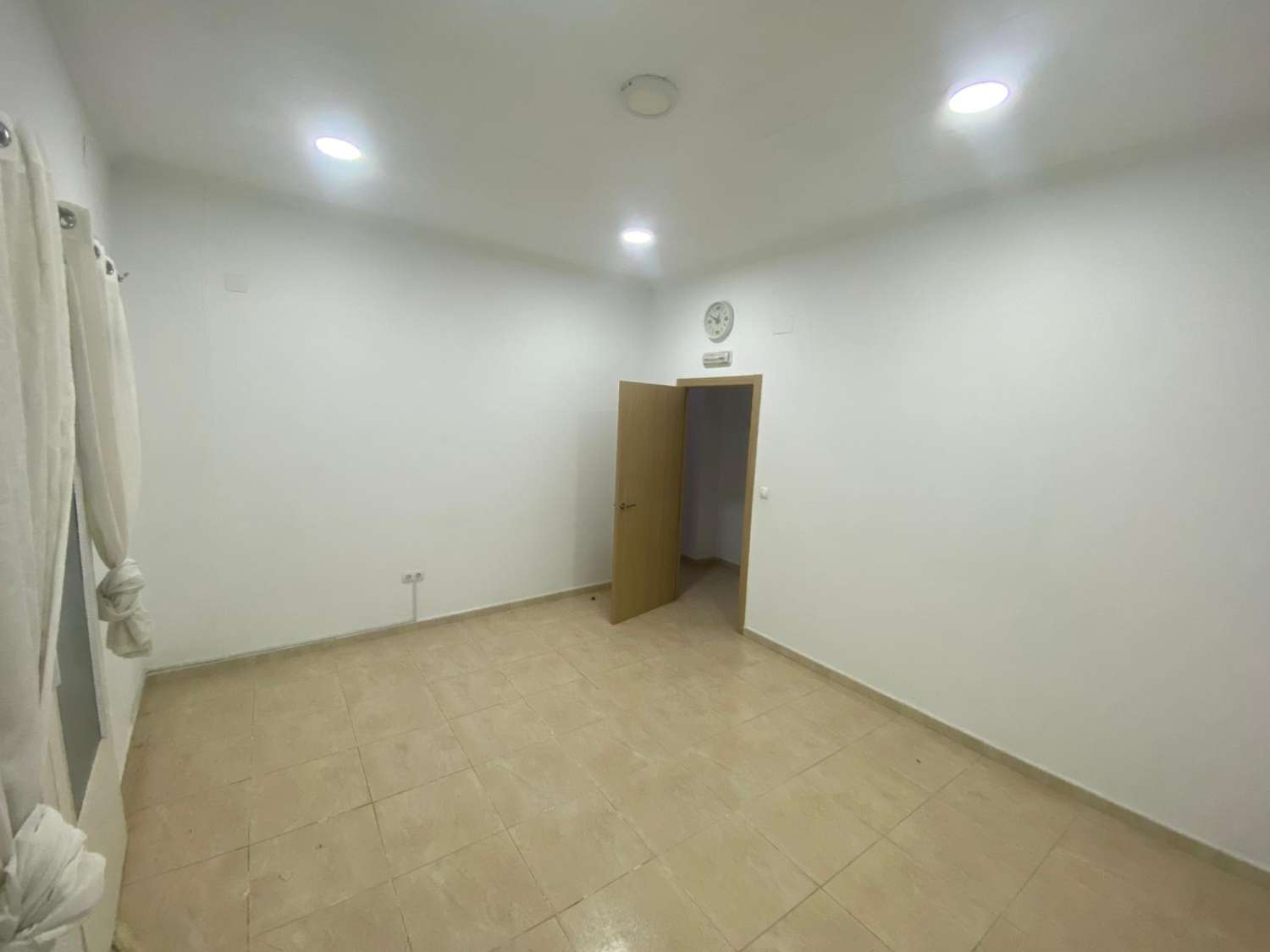 Business v pronájmu in Benijófar